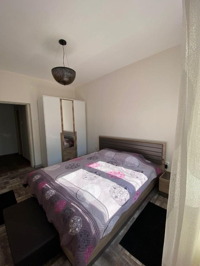 Apartmani Vila Cetinje Exteriör bild